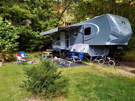 Not only is cheap rv living possible, but rv living can probably be much cheaper than the life you're living in a sticks and bricks house. Cheap RV Living: Saving Money While Still Fulfilling your Dream of RV Travel | The Roving Foley's