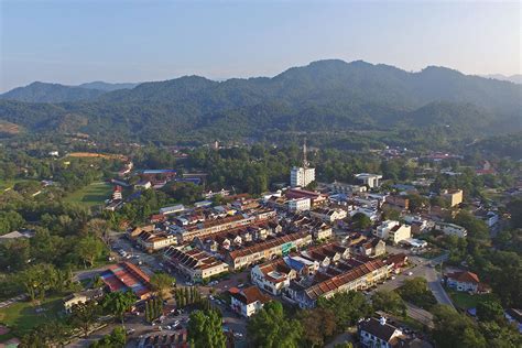 It was built after the town of kuala kubu was found to be unfit to continue as a town due to its severe flood problem. Kuala Kubu Bharu