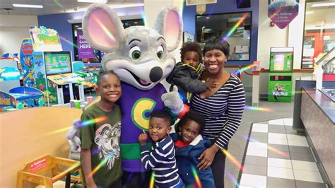 Chuck E Cheese No Tunnel Chuck E Cheese Playing Games Chuck E Cheese