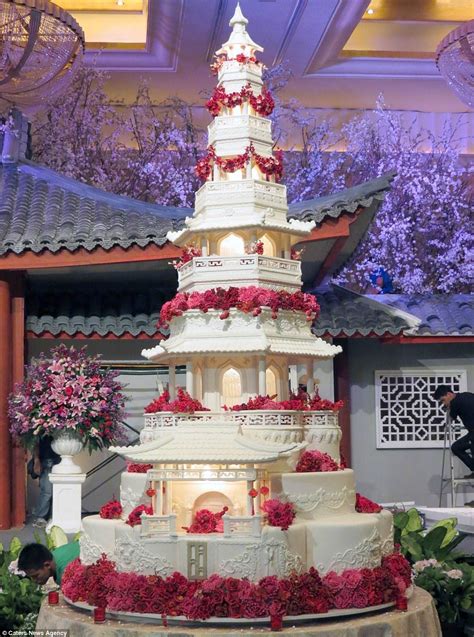 this breathtaking japanese pagoda cake has an astonishing nine tiers it features intricat