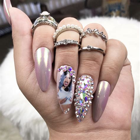 Belcalis marlenis almánzar (born october 11, 1992), known professionally as cardi b, is an american rapper and songwriter. Cardi B Diamond Set Press on Nails Fake Nails Any Shape | Etsy