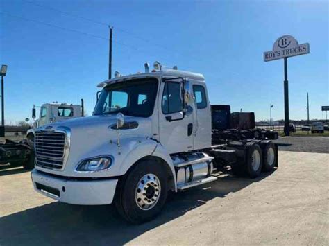 Freightliner M2 Extended 2011 Daycab Semi Trucks