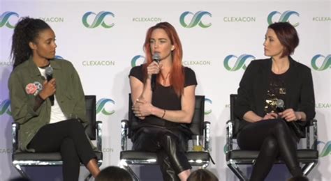 Queer Women Of Dc Tv Power Of Inclusive Stories At Clexacon The Mary Sue