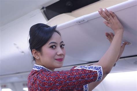 Create an account to see everything they share. 5 Fakta Seragam Pramugari Lion Air: dari Garis Biru ...