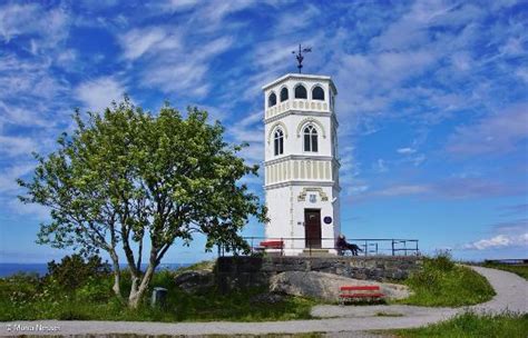 Scandic is the largest nordic hotel operator with a network of about 280 hotels with 58,000 hotel rooms in operation and under development in six countries and with more than 10 000 team members. ein Aussichtsturm mit mäßiger Aussicht - Varden ...
