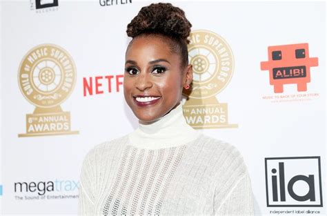 ‘insecure Star Issa Rae Channels 90s Tv Stars For Photoshoot Gets
