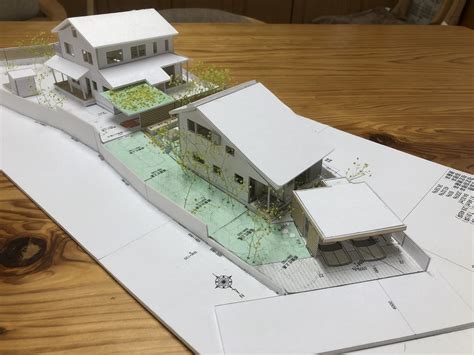 快醒醒，英雄。 距游戏首次公布的八年后， 《赛博朋克2077》终于正式和大家见面了。 进入夜之城的钥匙现在就握在你的手中。 是时候偷一波装备，寻一些刺激或是来一两场超梦体验了! 青トラ訪問記・尾堂産業さんの新たな試み! | びおソーラー