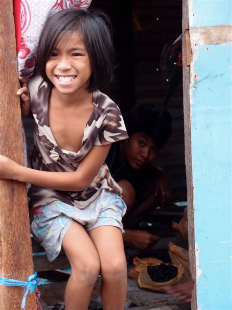 Living In Smokey Mountain Slums Manila Epic Skittle Invisible