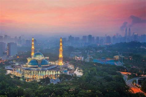 834 просмотра 2 года назад. Masjid Wilayah Persekutuan, Kuala Lumpur | Masjid, Kuala ...