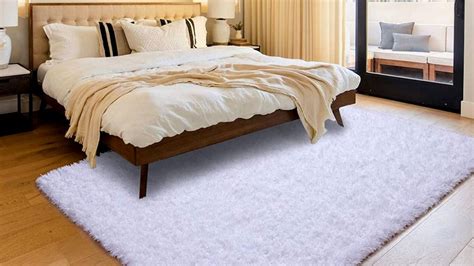 Big fluffy rug for bedroom. 10 Super Soft White Fluffy Rugs for Bedroom - Homeluf.com