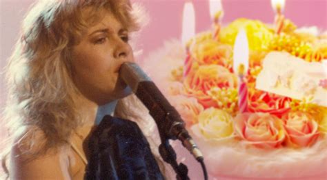 Happy Birthday Stevie Nicks 10 Fun Facts About Rock S Fairy Godmother