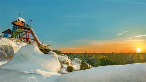 On this week's episode of beyond the kingdoms, we take a trip to one of disney's water parks, blizzard beach. It's a Bright Day at Disney's Blizzard Beach Water Park ...