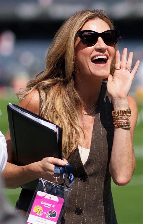 erin andrews hot and sexy at packers vs bears nfl football game in chicago celeblr