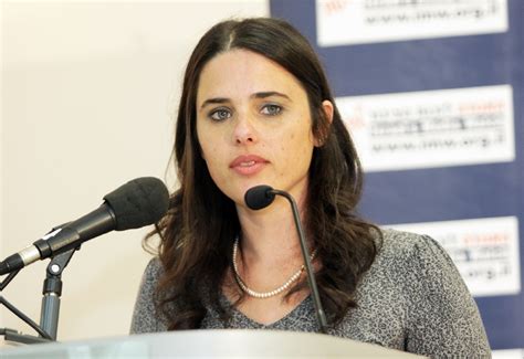 ההשוואות על ראשיכם היפים מירי. איילת שקד - הולכת בין הכיפות - מגזין אפוק