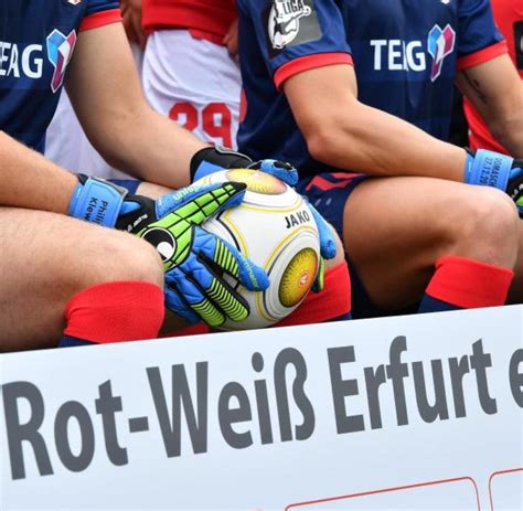 Sie haben die wahl zwischen allen regionalliga news. Rot-Weiß Erfurt liebäugelt mit Regionalliga-Meldung - WELT