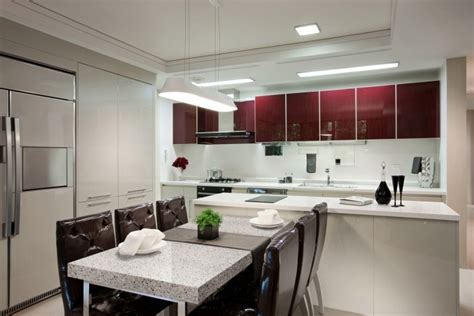 Dans la lignée de marmol compac®, quartz compac® est également une pierre reconstituée, composée de morceaux de quartz naturel (à plus de 93%) réunis dans une résine. Plan de travail cuisine en blanc- quartz ou Corian?