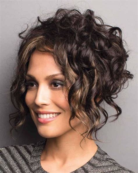 20 Elegant Natural Curly Hairstyles For Women In 2020 Curly Hair