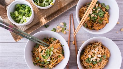 This bloorcourt restaurant, cafe and bar has a whole menu of keto choices including pub faves like burgers on salad or. Easy Keto Pad Thai (Low-Carb) | Recipe | Recipes, Pad thai ...
