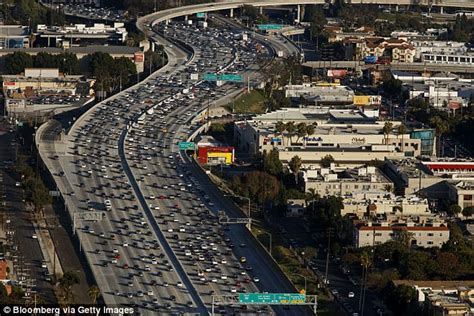 Los Angeles Has Worlds Worst Traffic For Six Years In Row Daily Mail