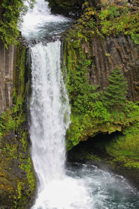 Klamath Life Waterfall Hikes Gallery