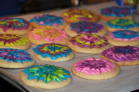 Place that shine and got a custom neon installation. Powdered sugar frosting+neon food coloring+ziplock bags ...