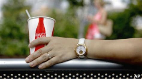How to make coca cola airplane. Coca Cola siarkan iklan obesitas - BBC News Indonesia