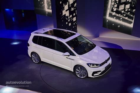 The big wheels may also look good, but they do make the touran a little less comfy over scarred surfaces. 2016 Volkswagen Touran R-Line Package Launched in Germany ...