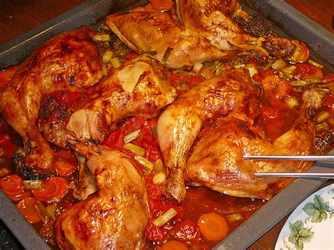 Hähnchenschenkel mit Gemüse im Backofen Rezept mit Bild