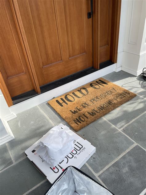 Funny doormat I saw while delivering today🤣 : r/doordash