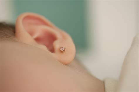 Blackhead In Ear