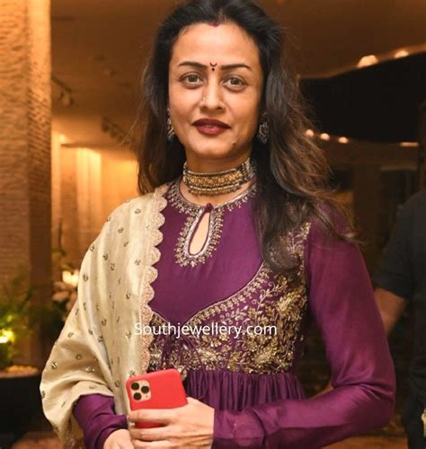 Namrata Shirodkar In A Pearl Choker Set Indian Jewellery Designs