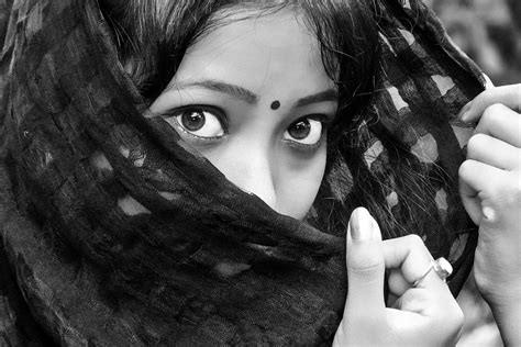 3840x2560 Black Eyes Girl India Indian Lady White 4k Wallpaper