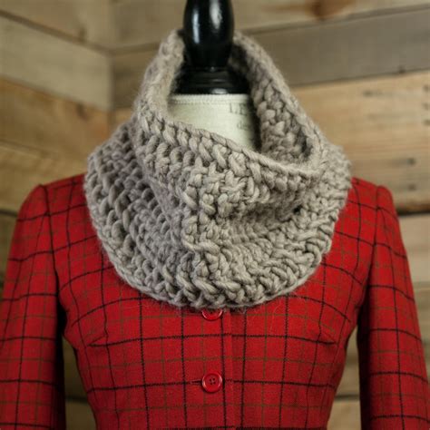 The yarn is the showstopper. Loom Knit Cowl Pattern, Chunky Lace Cowl Pattern | This ...