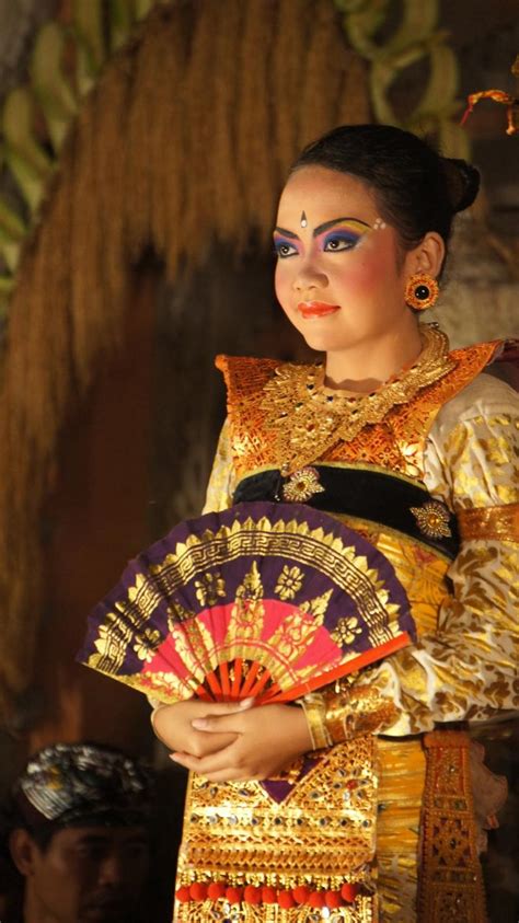 『pariwisata Bali（8）ウブド2回目の観劇は王宮のパンチャ・アルタでトゥドゥン・アグン、カフェ・ロータスで晩御飯をいただく