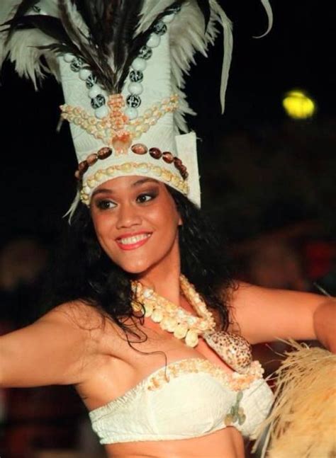 pin by nora c sheehan on polynesian beauty polynesian islands polynesian dancer