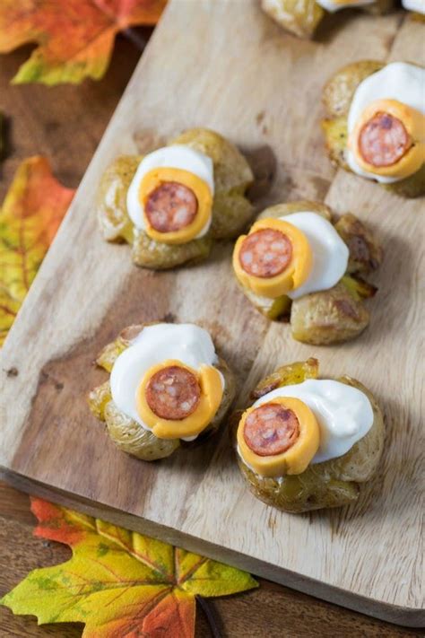 Here are 15 halloween snack ideas that are perfect for parties. 25 Easy Sweet and Savory Halloween Treats to Wow Your ...