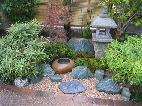 Read more about zen gardens, dry gardens, and other styles of japanese garden: Design Garden Small Zen Garden Ideas Small Space Japanese ...