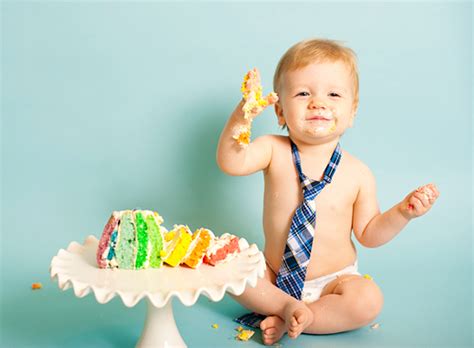 Party.fr vous propose des idées et décorations originales pour organiser des fêtes d'anniversaire colorées et amusantes pour vos tout petits. Conseils pour organiser le premier anniversaire de bébé ...