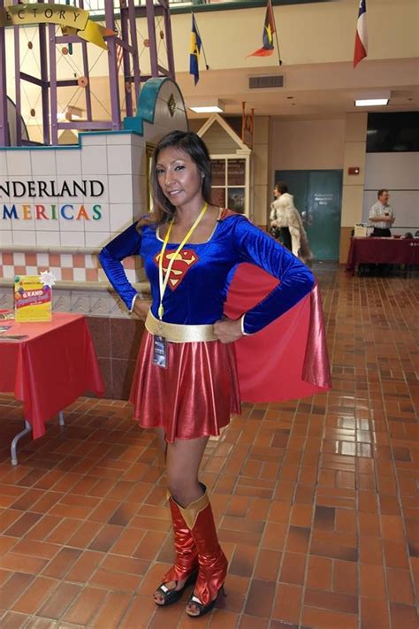 ericabuitronmodel erica cosplaying supergirl san antonio nerd events at