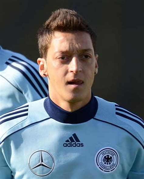 Der Neue Look Von Mesut Özil