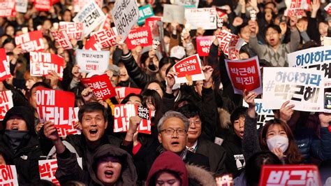 South Korean Presidents Ex Aides Arrested As Corruption Scandal Widens