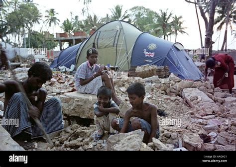 Images From The Aftermath Of The Boxing Day Tsunami In Sri Lanka On The Indian Ocean 2005 Stock
