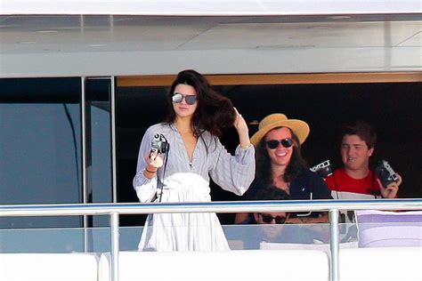 Harry Styles And Kendall Jenner Spend New Years On Yacht With Ellen