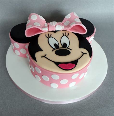 Minnie Mouse Birthday Cake Cakes By Natalie Porter Hertfordshire And Essex