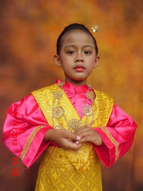 traditional clothes of indonesia indonesian traditional outfits reference olds asian hope