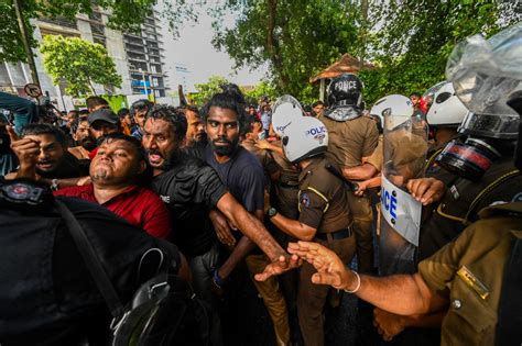 Sri Lankan Police Arrests Ruling Party Mps Over Mob Violence Inquirer