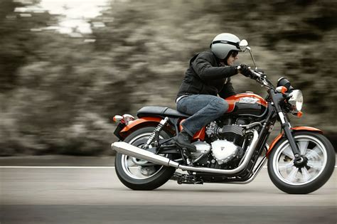 2012 Triumph Bonneville Se Review