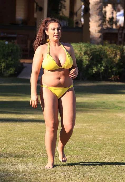 Lauren Goodger Flashes Rock Hard Abs In Sports Bra And Tight Lycra For