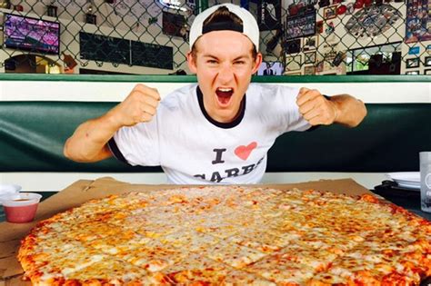 Former Anorexic Overcomes Eating Disorder To Become Competitive Eater