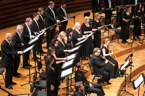 Pool, internet, klimaanlage gute vibrationen, ruhe, gute luft, viele raume,gute restaurants in der nahe, nicht zu weit vom stranden. Mozarts „Große c-Moll Messe" im Haus der Musik - Innsbruck
